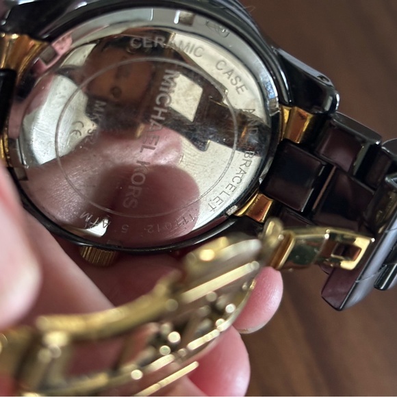 Michael Kors ceramic black and gold watch - Picture 6 of 7